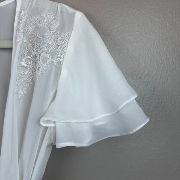 Flora Peignoir S/M White Crochet Lace Flutter Cap Sleeve Sheer Long Belt Bride - Picture 4 of 7